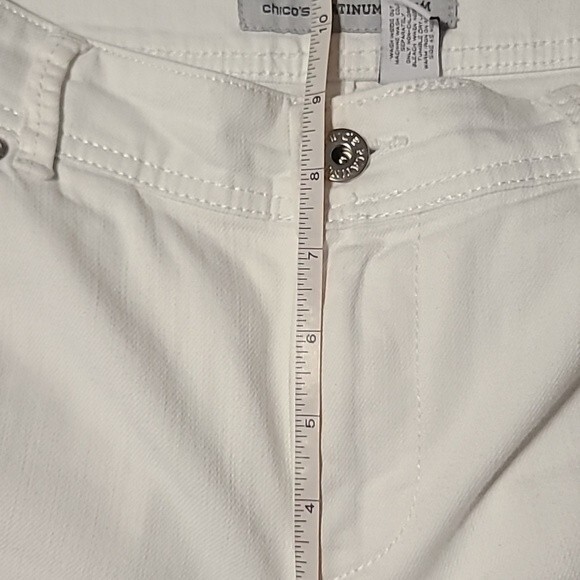 Chicos Women's Platinum Denim Ultimate fit white ankle zip jeans Size S mature - Picture 6 of 12